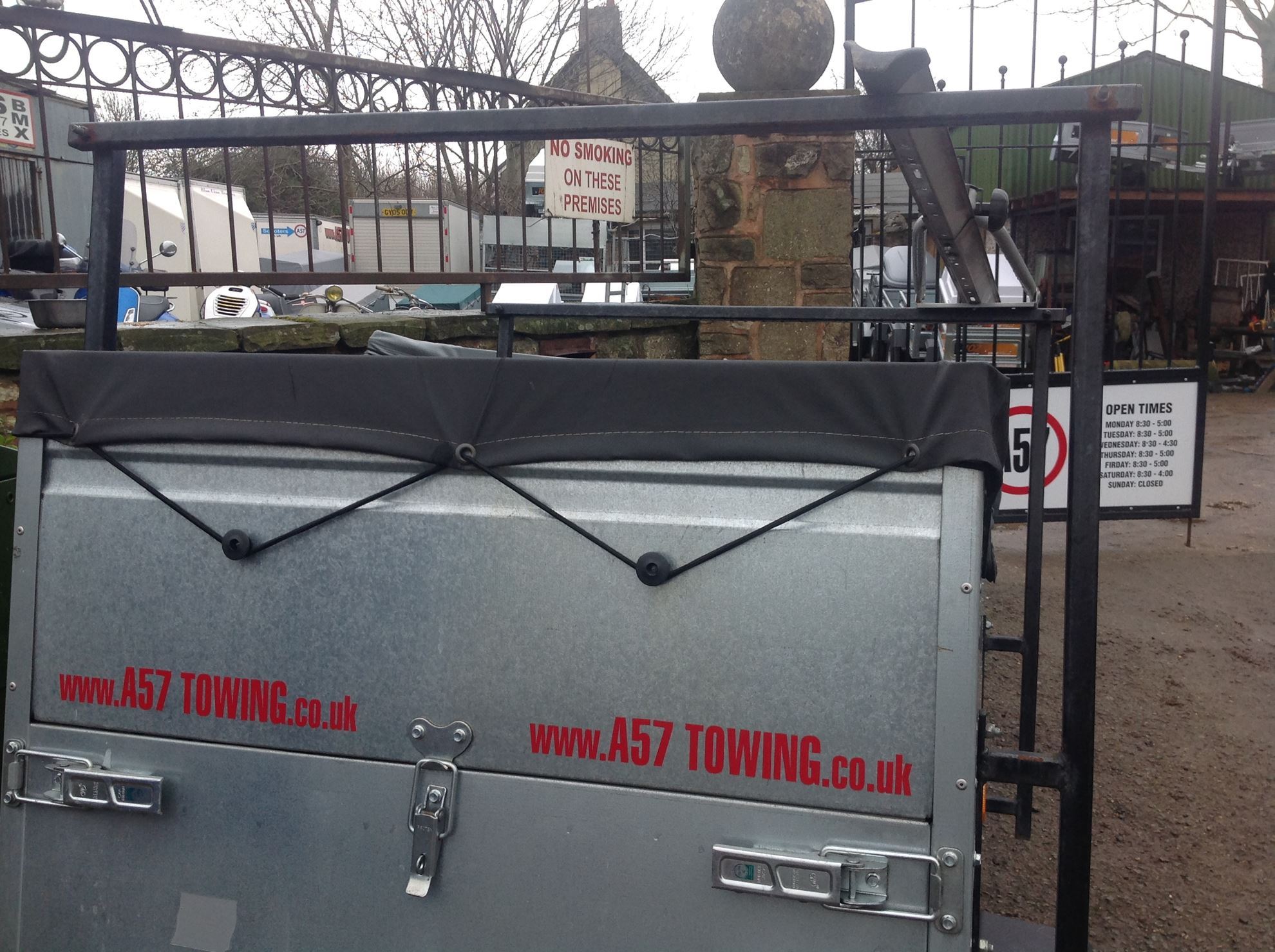 A 57 TOWING. Trailer Load Bars