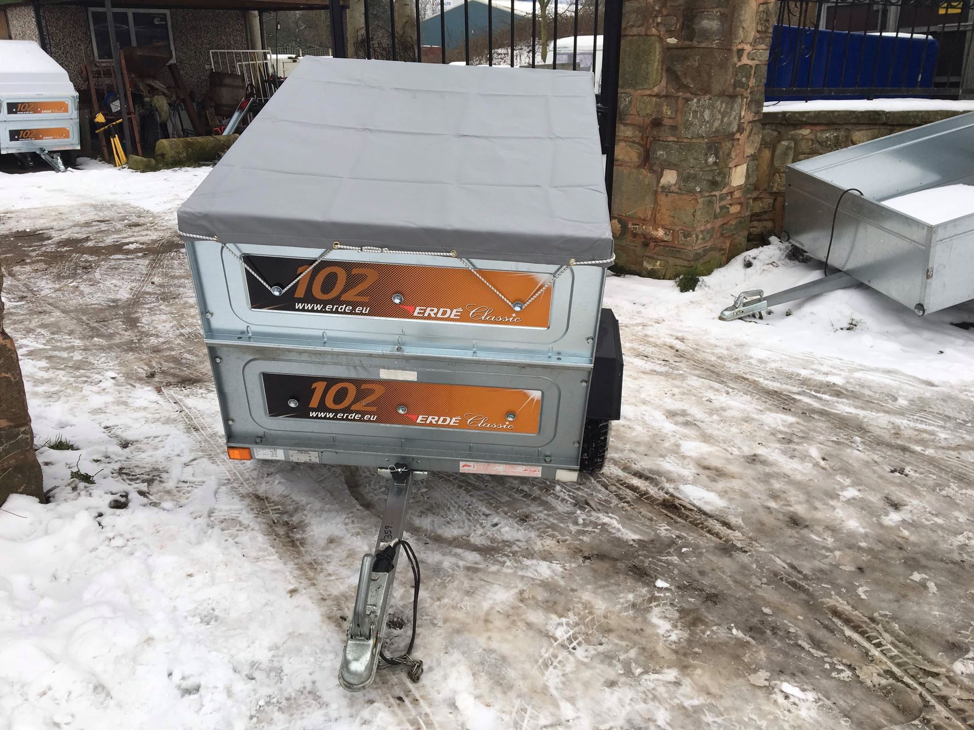 A 57 TOWING. Erde 102 with High Side Kit and Cover A 57 TOWING. Erde 102 with High Side Kit and Cover